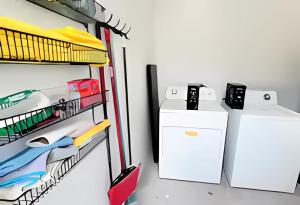 Cozy Private Room, near the Airport - Free parking - 01