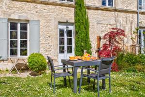 Maisons de vacances Villa 1880 & Belle demeure - Centre ville, Jardin Botanique : photos des chambres