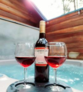 Cowboys Trail with HotTub, King&QueenBed, in UpperCanyon, Pets welcome