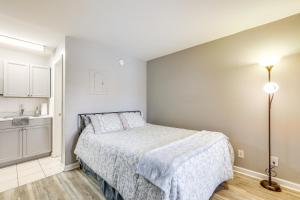 1 Mi to North Myrtle Beach Studio with Pool Access