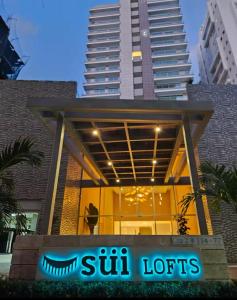 16th floor beach apartment with hotel amenities