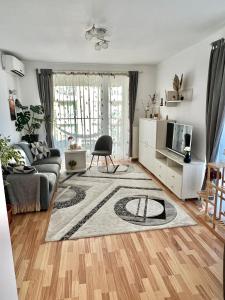 WHITE BLISS - 1BR apartment with balcony and parking