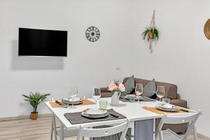 San Siro-Fiera Milano City Life Checkin H24 6 pax