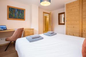 Large, bright and comfortable 3 bedroom apartment