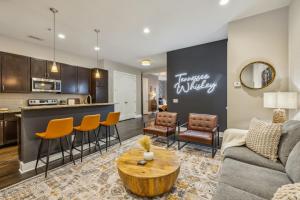 The Tennessee Whiskey in West End-Vandy- Uber to Broadway