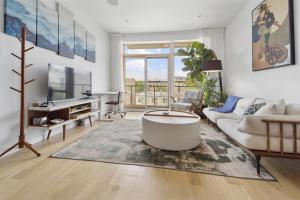 Sunny Oasis with WD I Central Air I Desk I Free Park