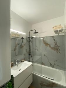 Le Lagon Bleu
