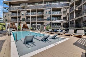 The Gibson in Music City Walk to Broadway