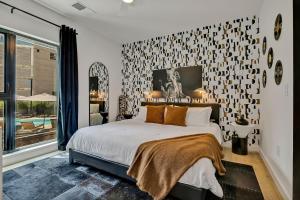 The Gibson in Music City Walk to Broadway