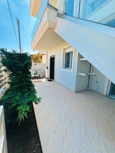 Modern Apartment Near Athens Airport, Beach & Metropolitan Expo