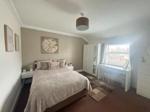 Contemporary Flat In Central Reading
