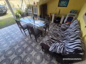 Kitão Completo ao lado da Balsa Bertioga