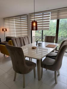 A metros de las playas de Bello Horizonte y de Centro Comercial Zazue