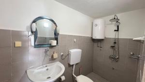 Golden Sun Apartments