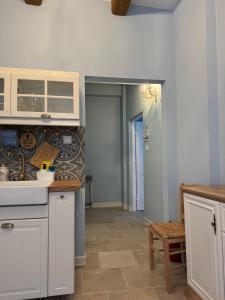 Carmens 1st floor Apartment with floor Sea View and roof terrace- Lakones