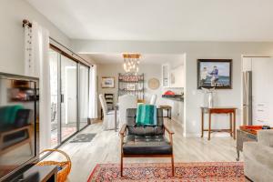 Private Patio and Workspace Quiet Sonoma Condo!