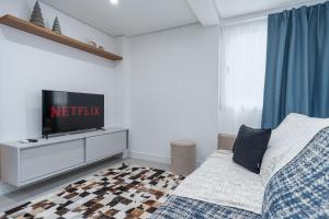 Ap novo 1 dor, super bem localizado com garagem