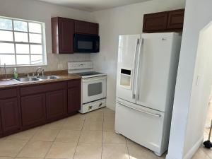 Beautiful home in West Palm - 5 min to Airport
