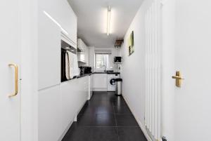 Luxury Two Bedroom River View Apartment in Canary Wharf