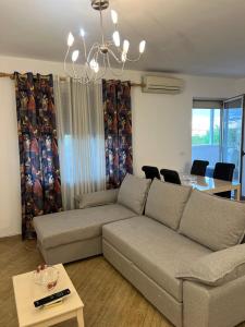 Elins View Stylish Central Apartment with Panoramic Terrace