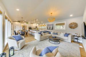 Peaceful Cabin with Dock on Lake Pend Oreille