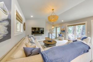 Peaceful Cabin with Dock on Lake Pend Oreille