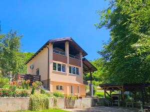 The best Riverfront house