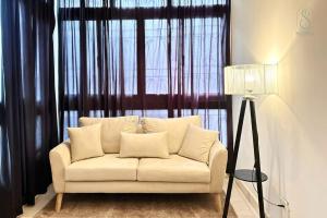 Comfy 1BR Studio Apartment With Coffee & Extra Beds