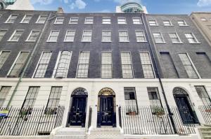 Spacious One-Bedroom Flat in Westminster near Embankment, London