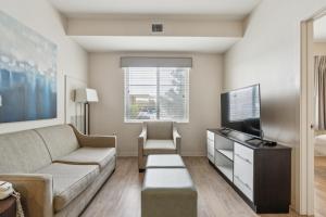 Simplicity At the Rim 1112 I Comfy 2 Bed 2 Bath