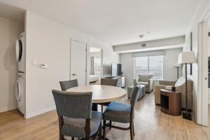 Simplicity At the Rim 1404 I Comfy 2 Bed 2 Bath