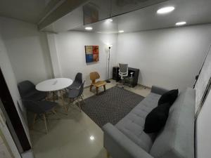 Apartamento cómodo central cerca al aeropuerto