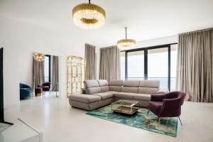Spacious Lux 4BR Villa with pool