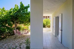 Makyneia Garden House