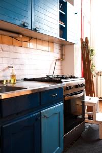 Spacious Old-School Condo in Maksimir