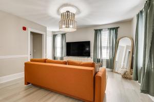 Lively Area Downtown Providence Apartment!