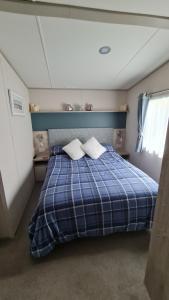 Stunning 2 bed Luxury Caravan at Hoburne Devon Bay, with Hot Tub and sea view