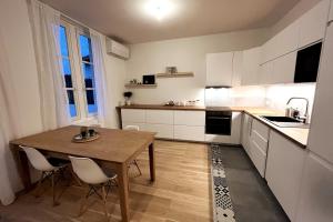 Modern bright flat with outside terrace