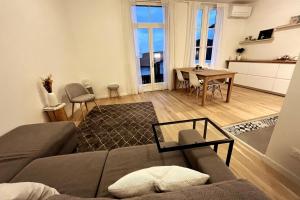 Modern bright flat with outside terrace