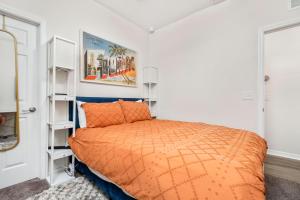 Beautiful Home, Walk to UF, Newly built