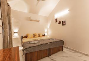 Modern 1BHK Condo With Pool 3min Walk To Beach