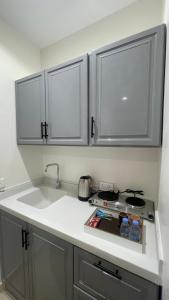 استديو فندقي واسع بالورود