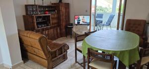 Apartments by the sea Mirca, Brac - 5655