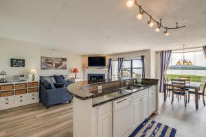 Resort Condo on Smith Mtn Lake Linens Included!