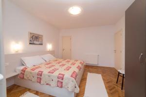 Apartments by the sea Kampor, Rab - 15310