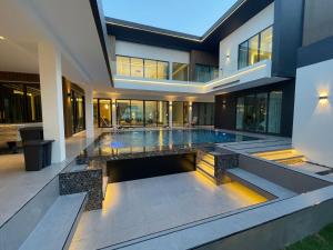 Luxury Zoe 6 Bedroom -7 Bathroom Big Size Villa