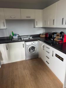 Beautiful 2 bedroom apartment in lawley village