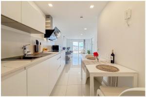 Oceano Residence La Caleta with Sea View & Terrace, 2B