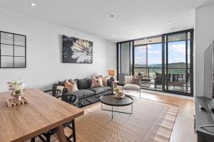 Mountain View 2BR with Pool, Huge Gym and Parking