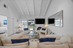 Los Pueblos Joy Koi Pond, firepit and more